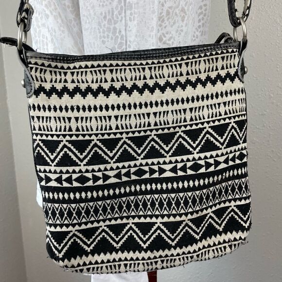 Maurices Shoulder Bag EUC - Picture 6 of 7